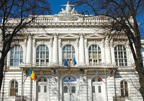 Cladirea Colegiului Moise Nicoara Din Arad poza